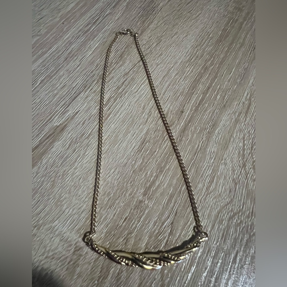 Elegant braided Gold-Tone Necklace